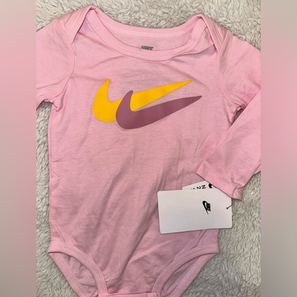 NWT Nike Onesie - Picture 4 of 7
